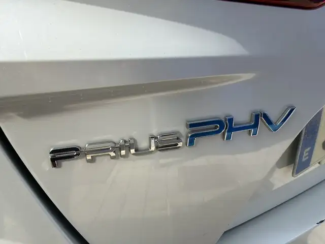 Toyota Prius view 19