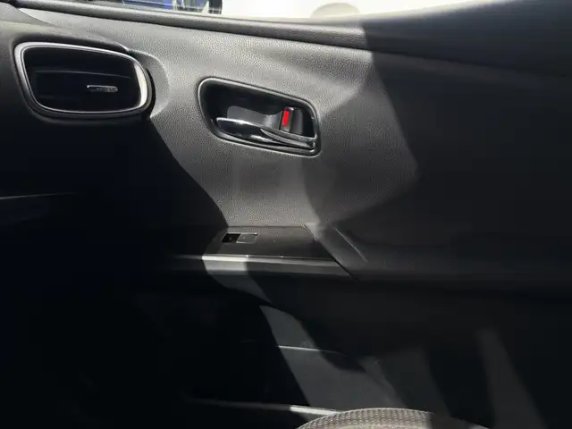 Toyota Prius view 29