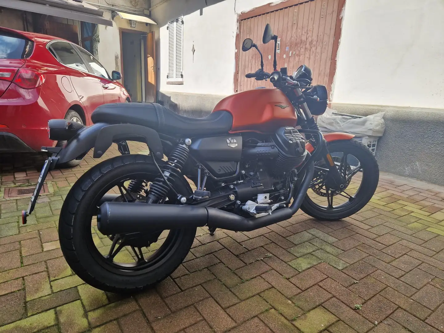 Moto Guzzi V 7 Centenario 2021 Bronz - 2