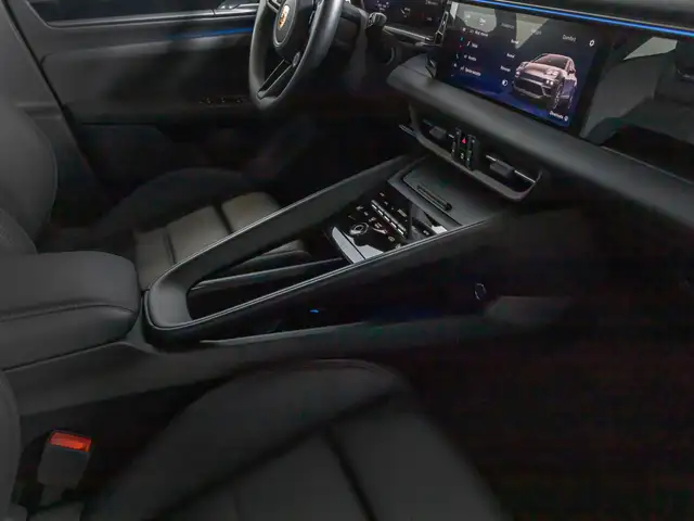 Porsche Macan view 11