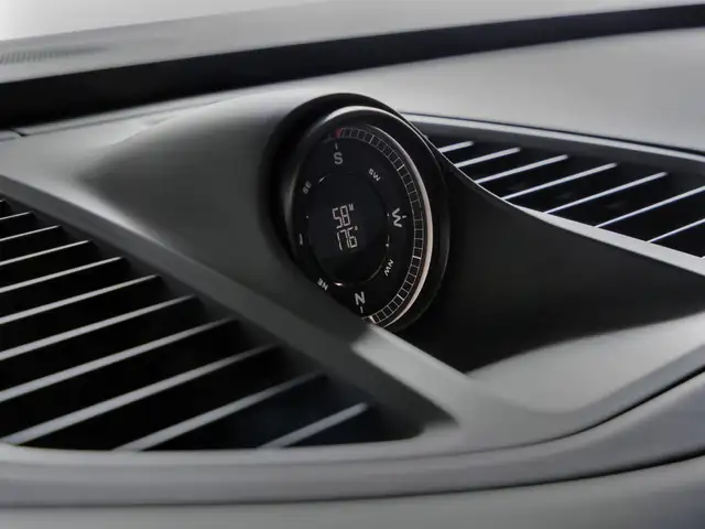 Porsche Macan view 10