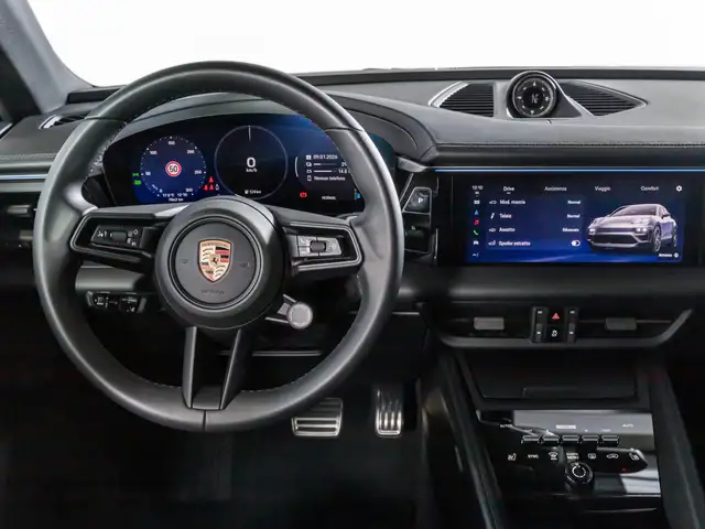 Porsche Macan view 15