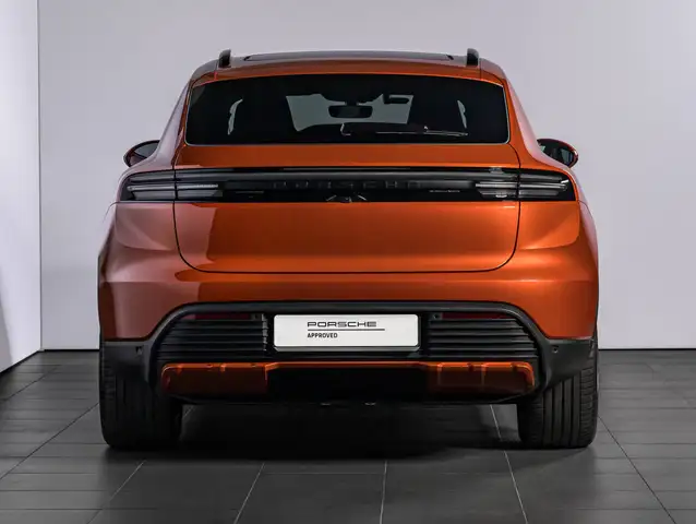 Porsche Macan view 8