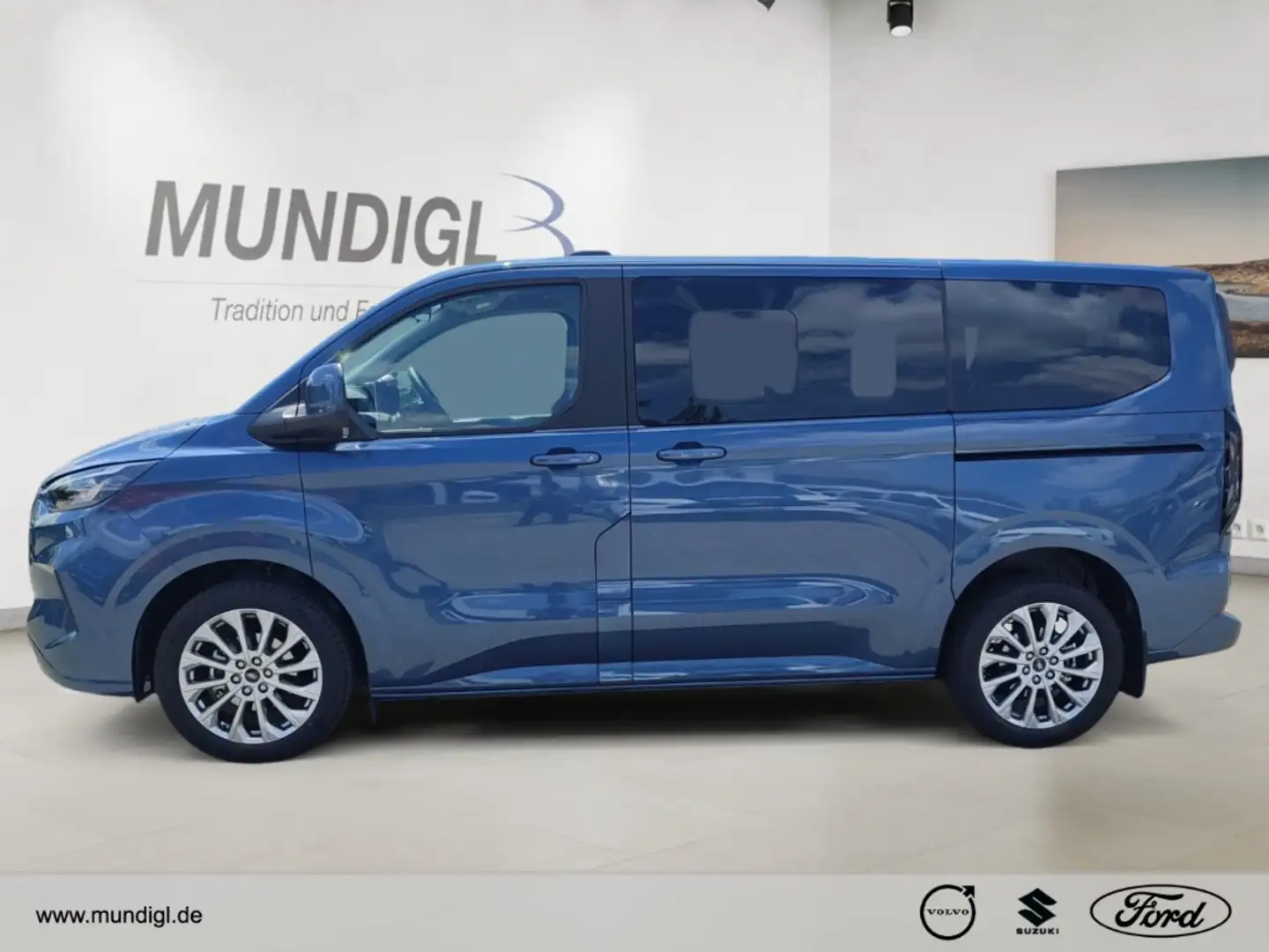 Ford Tourneo Custom Bus 320 L1 Titanium FWD 2.0 EcoBlue StandHZG AHK P Blauw - 2