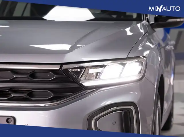Volkswagen T-Roc view 10
