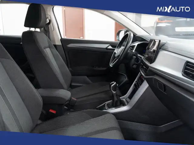 Volkswagen T-Roc view 14