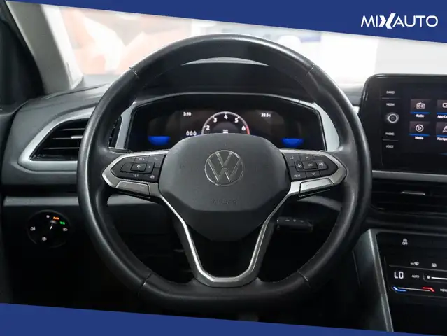 Volkswagen T-Roc view 12
