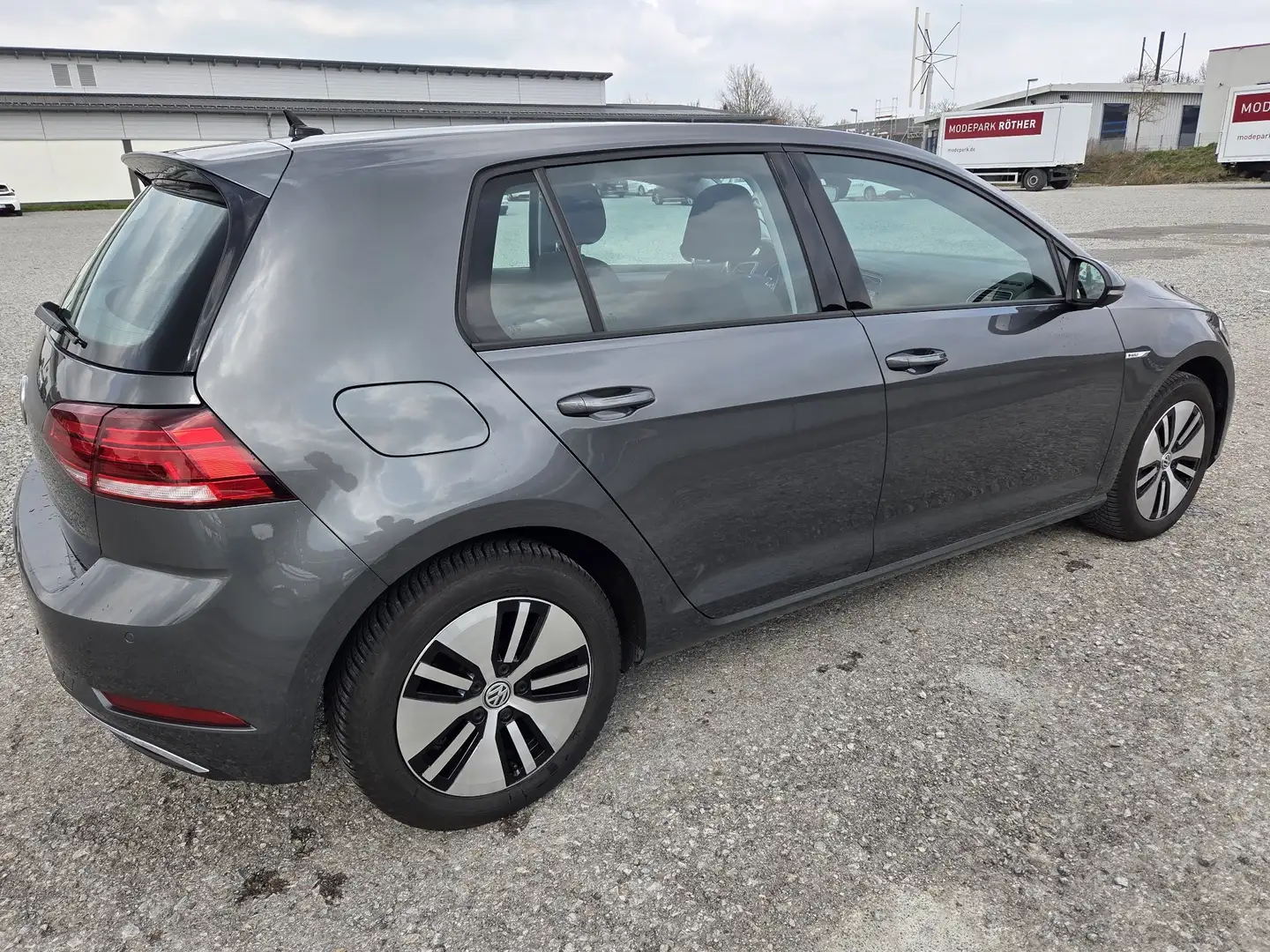 Volkswagen e-Golf e-Golf, Wärmepumpe, CCS, ACC, Winterpaket Grau - 2