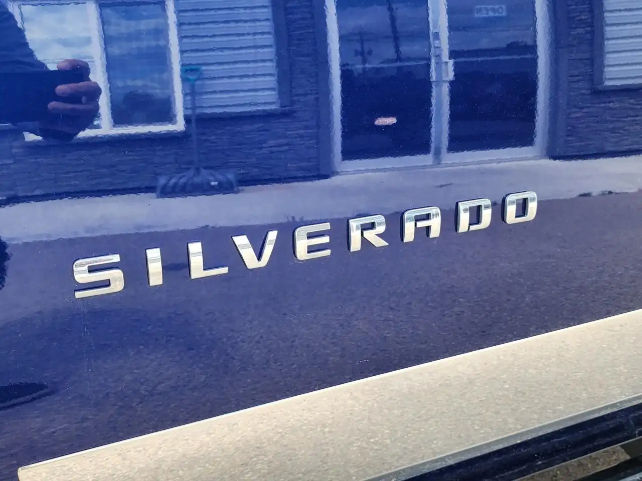 Chevrolet Silverado 1500 photo Chevrolet Silverado 1500
