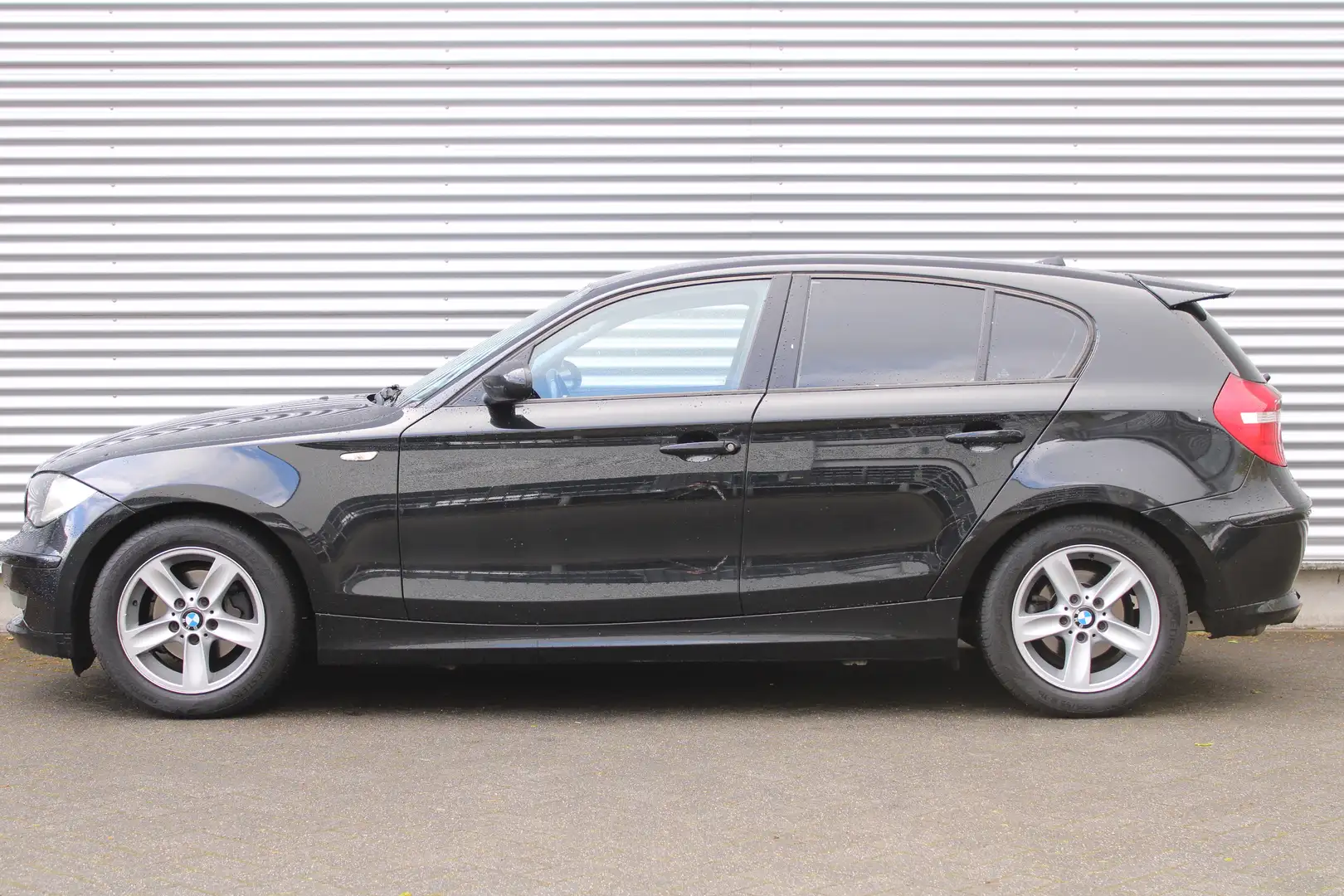 BMW 116 116 116i Corp. Bns Line Fekete - 2