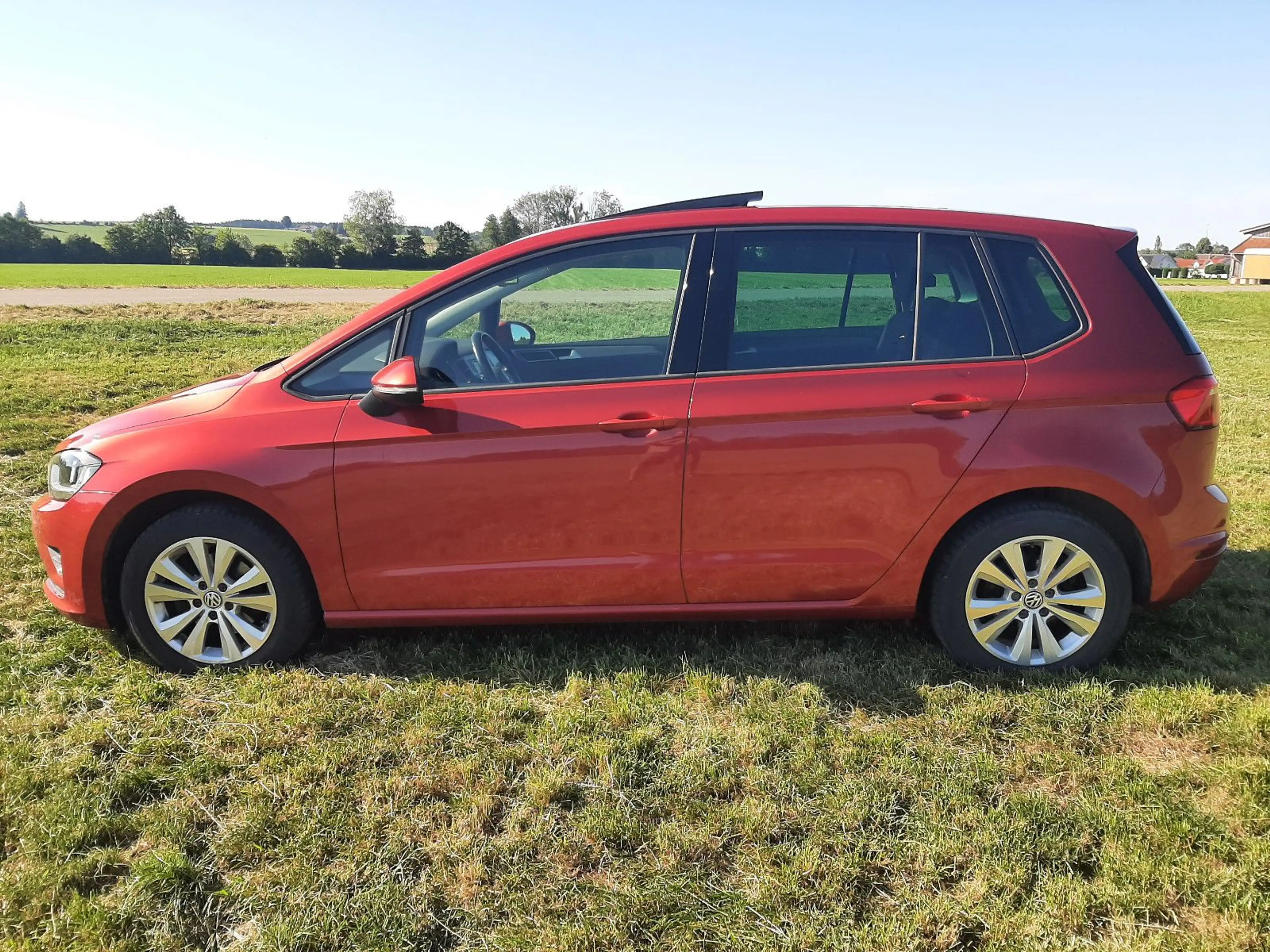 Volkswagen Golf Sportsvan VII 1.6 TDI DSG Comf Panorama AHK — photo 3
