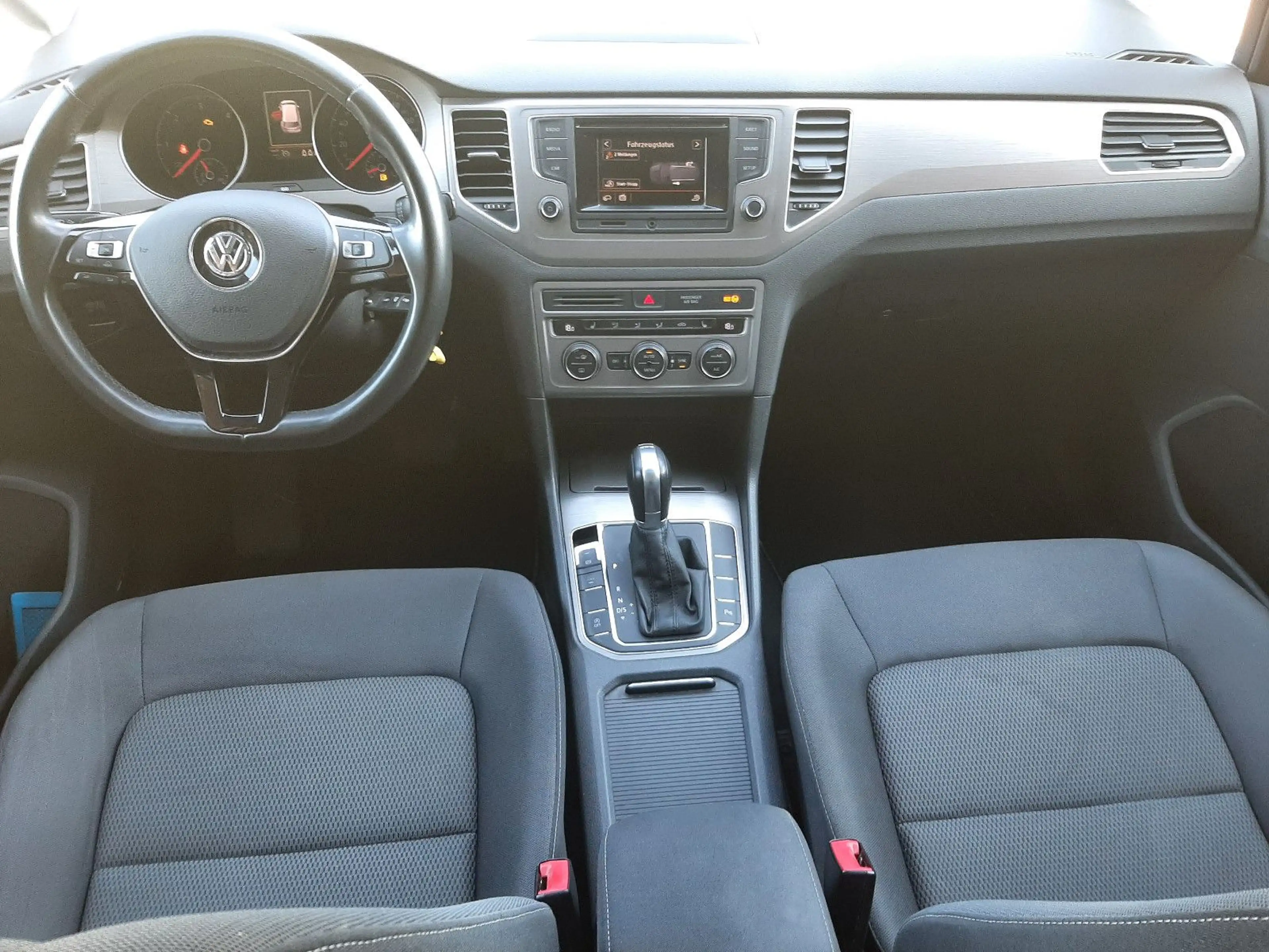 Volkswagen Golf Sportsvan VII 1.6 TDI DSG Comf Panorama AHK — photo 10