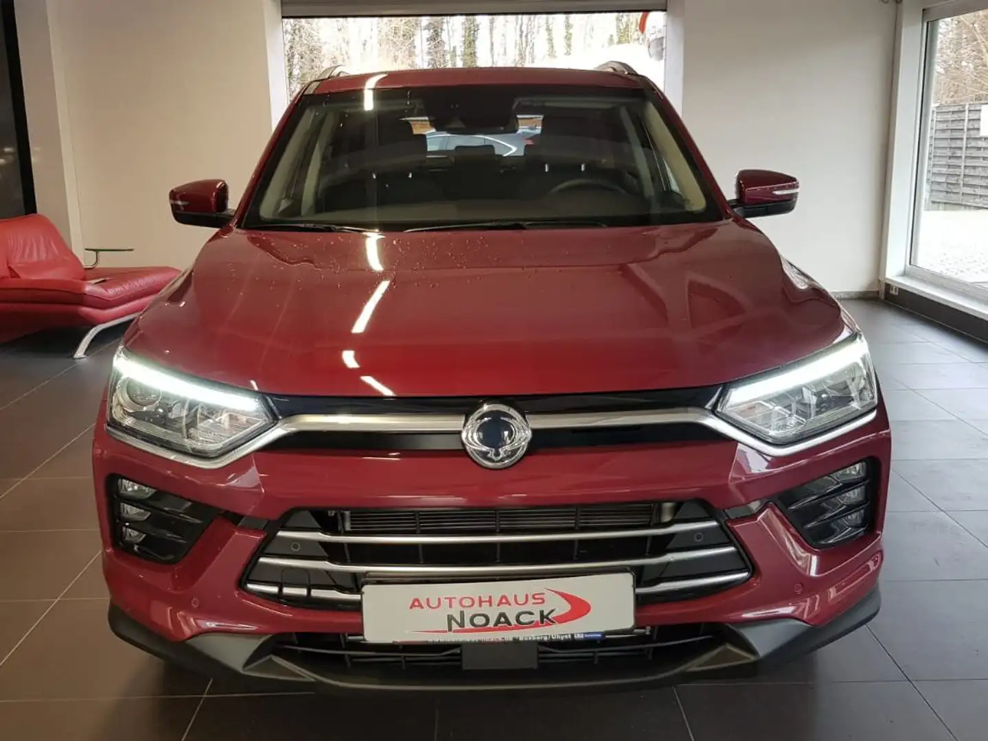 SsangYong Korando 1.5 Ruby Červená - 2