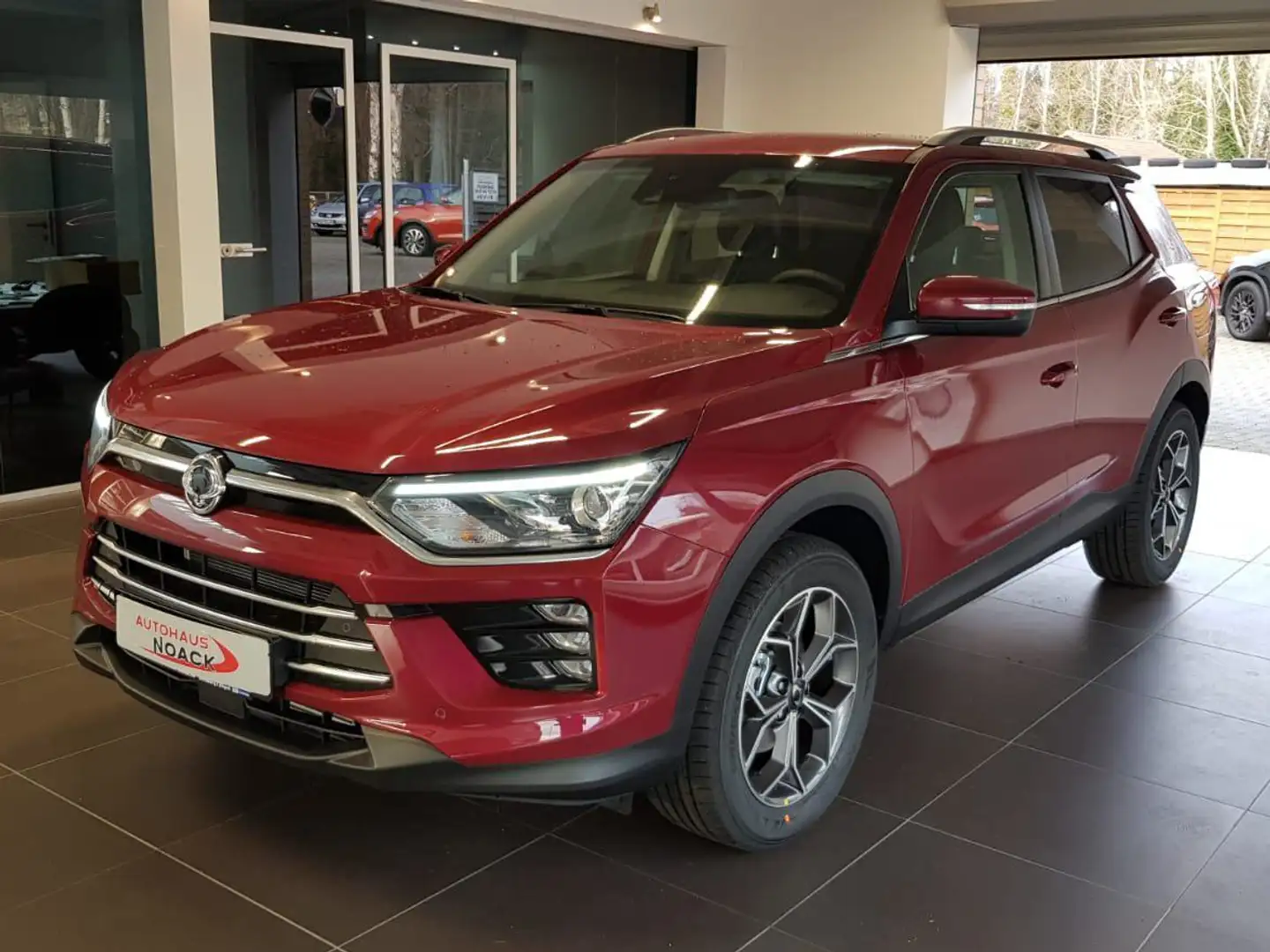 SsangYong Korando 1.5 Ruby Červená - 1