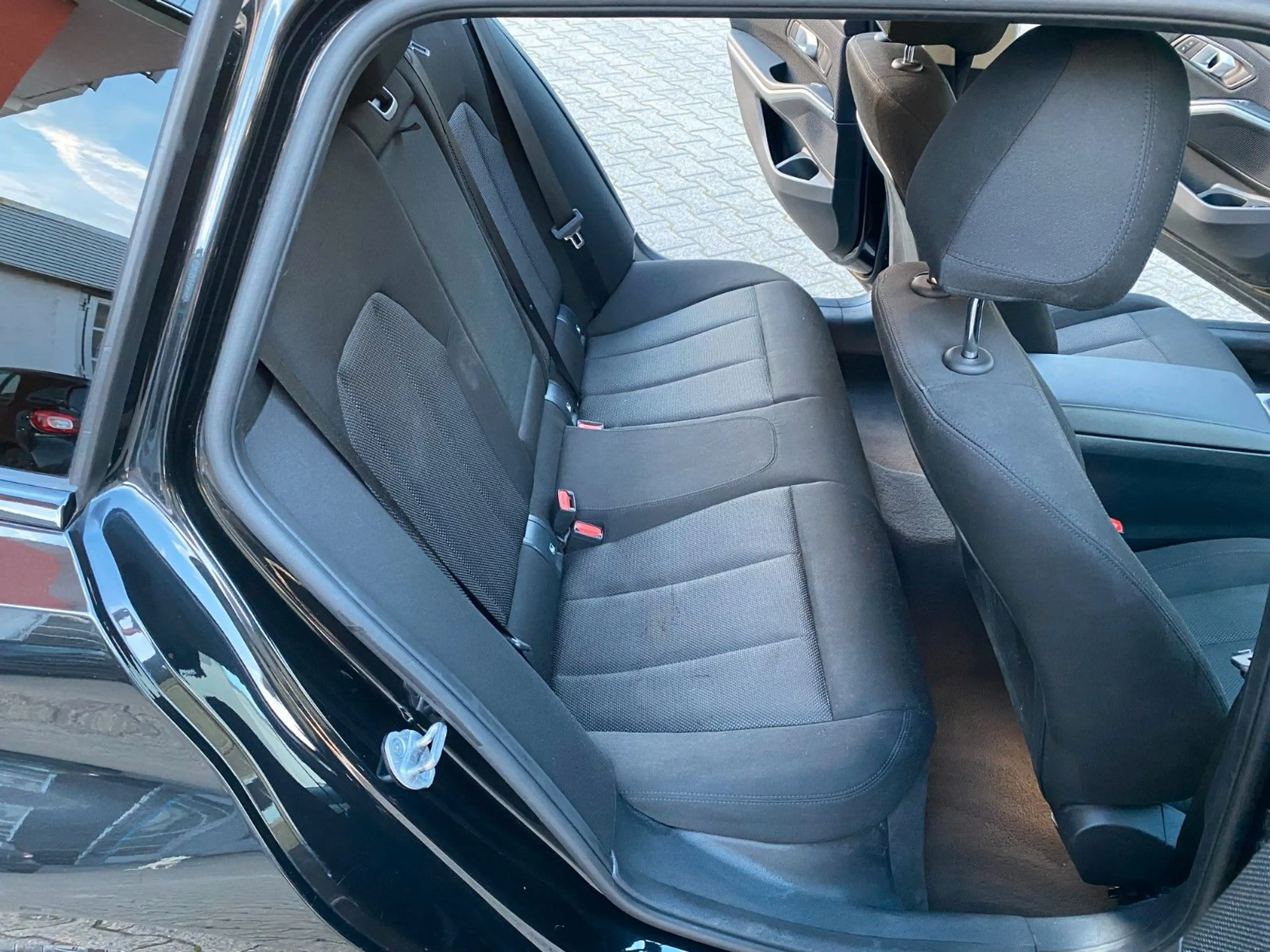 BMW 318 3 Touring 318 i  LED Kameraa HeadUp Navi — photo 7