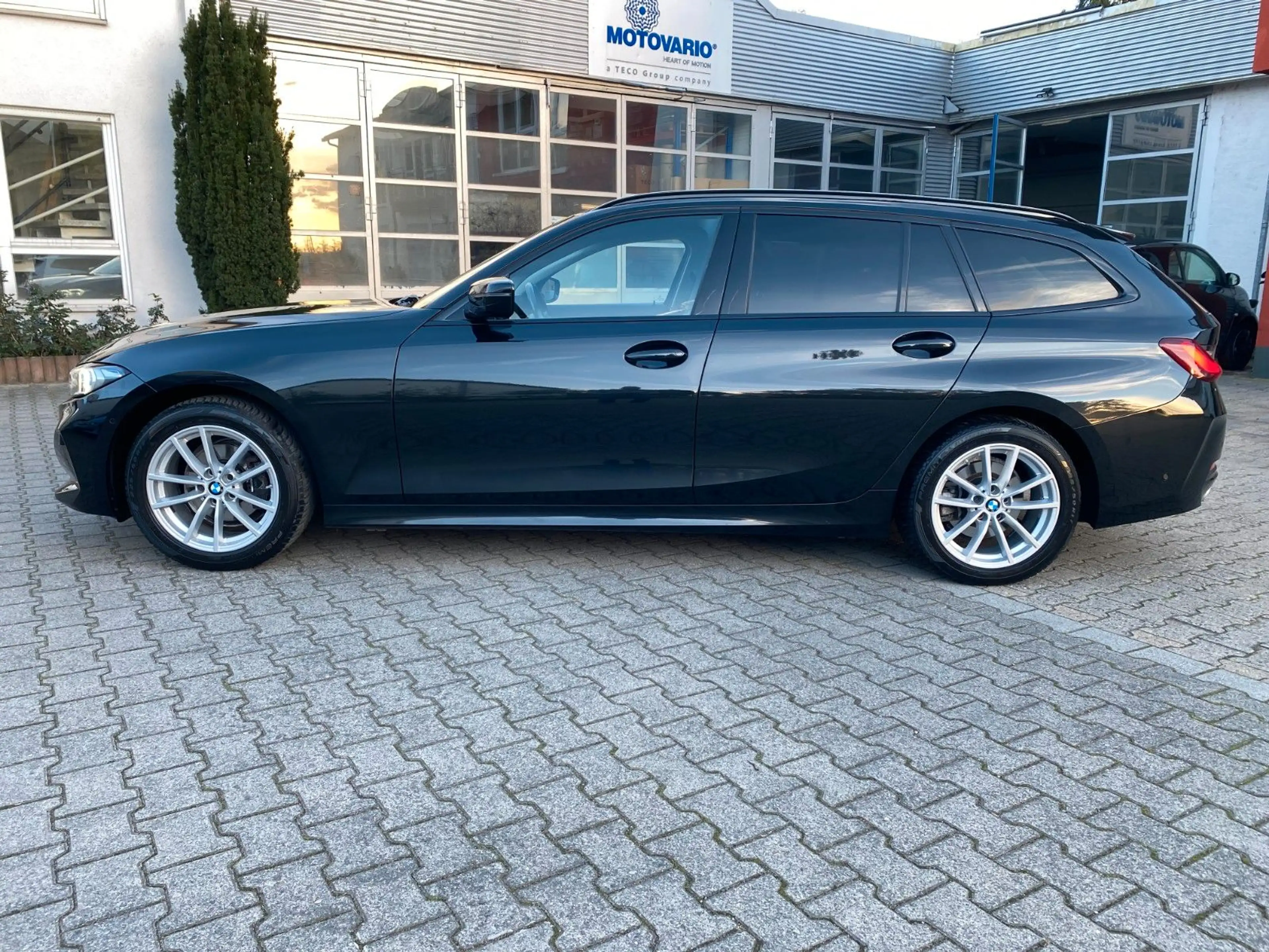 BMW 318 3 Touring 318 i  LED Kameraa HeadUp Navi — photo 4
