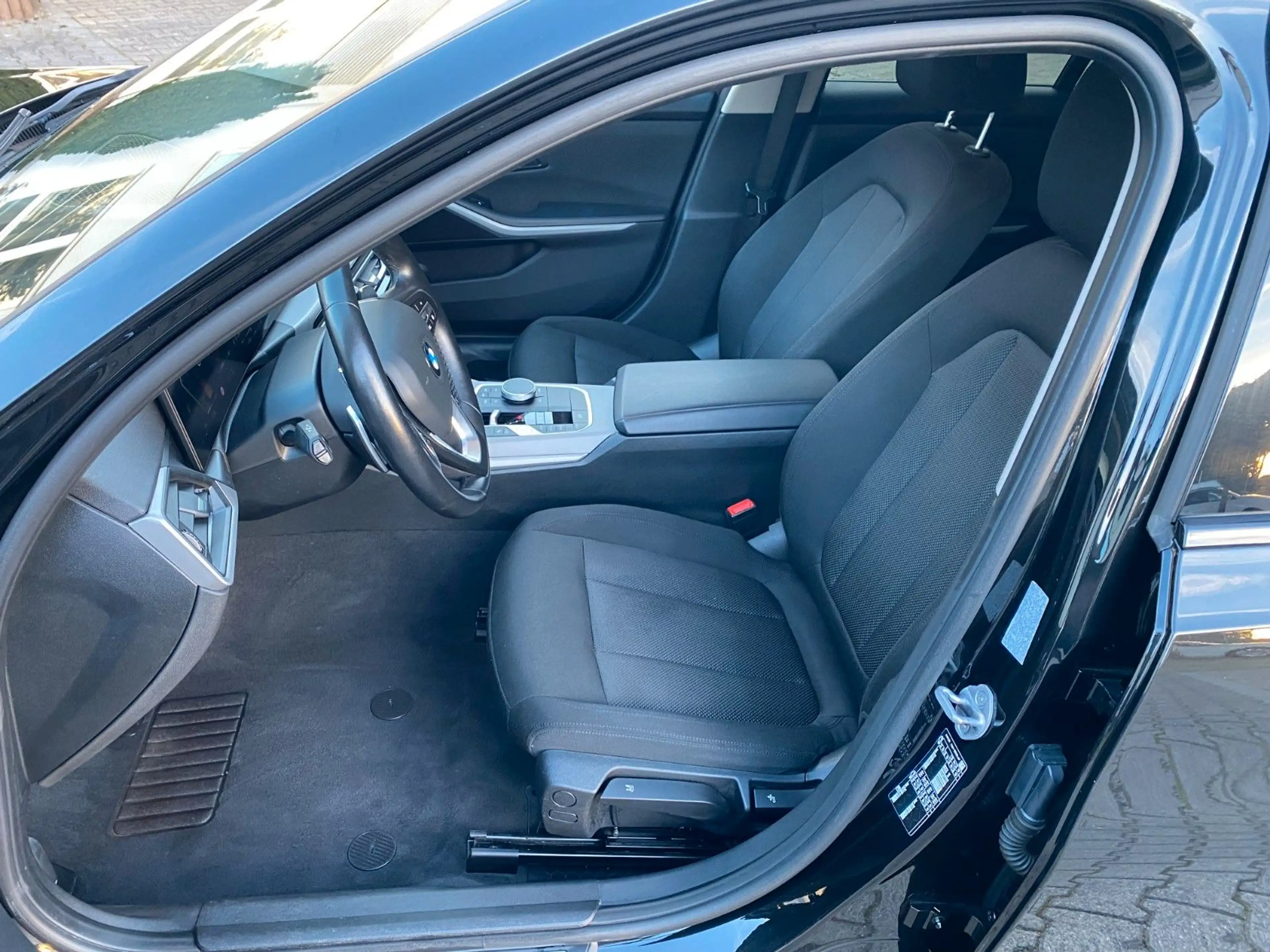 BMW 318 3 Touring 318 i  LED Kameraa HeadUp Navi — photo 5