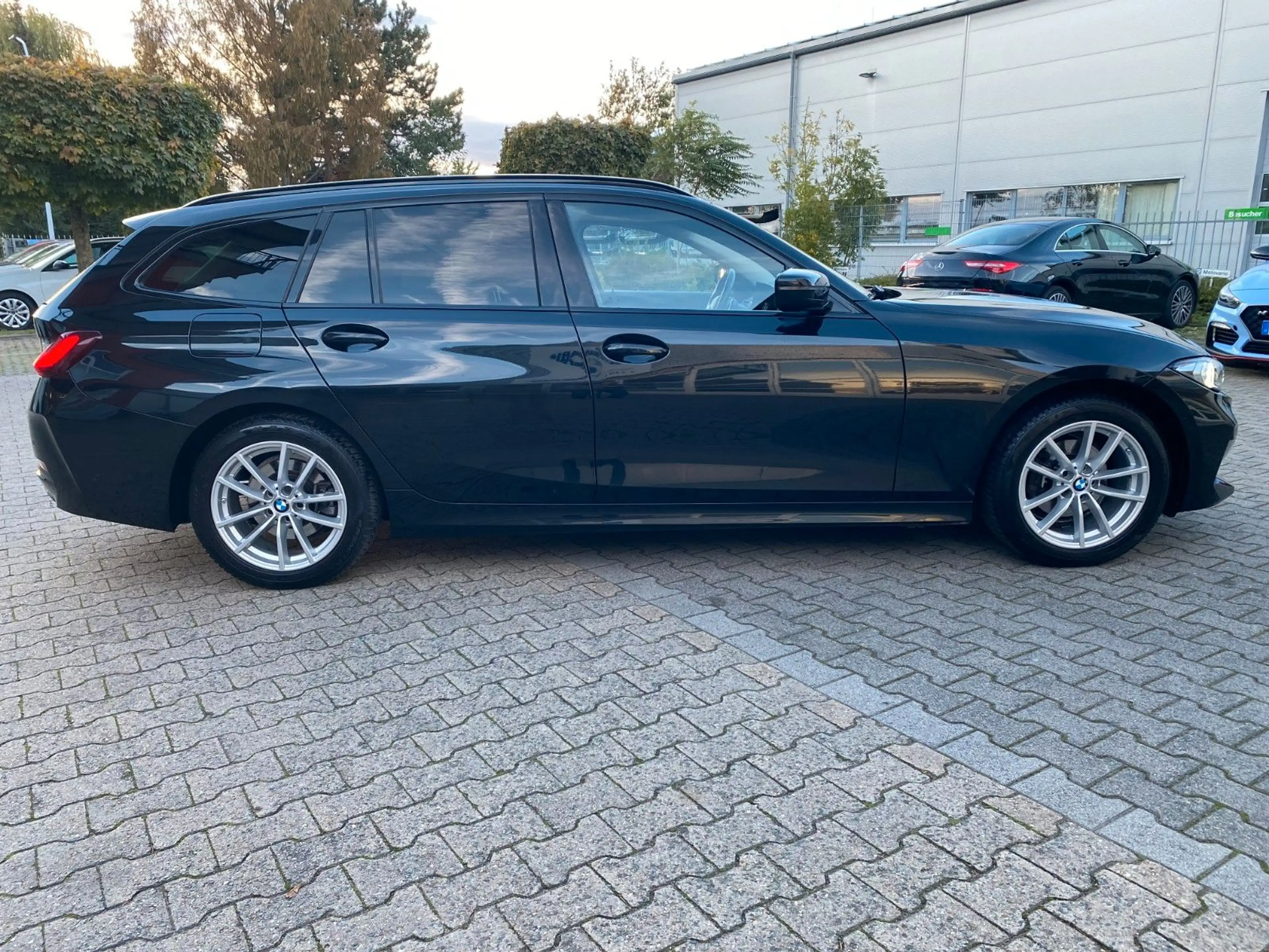 BMW 318 3 Touring 318 i  LED Kameraa HeadUp Navi — photo 3