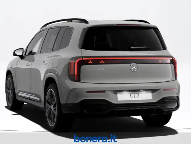 Mercedes-Benz GLB view 4