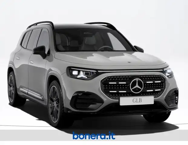Mercedes-Benz GLB view 2