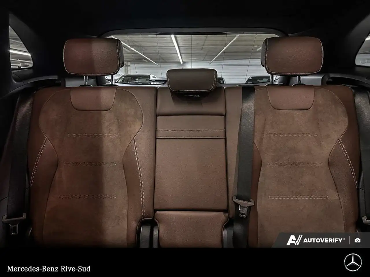 Mercedes-Benz GLA снимка Mercedes-Benz GLA
