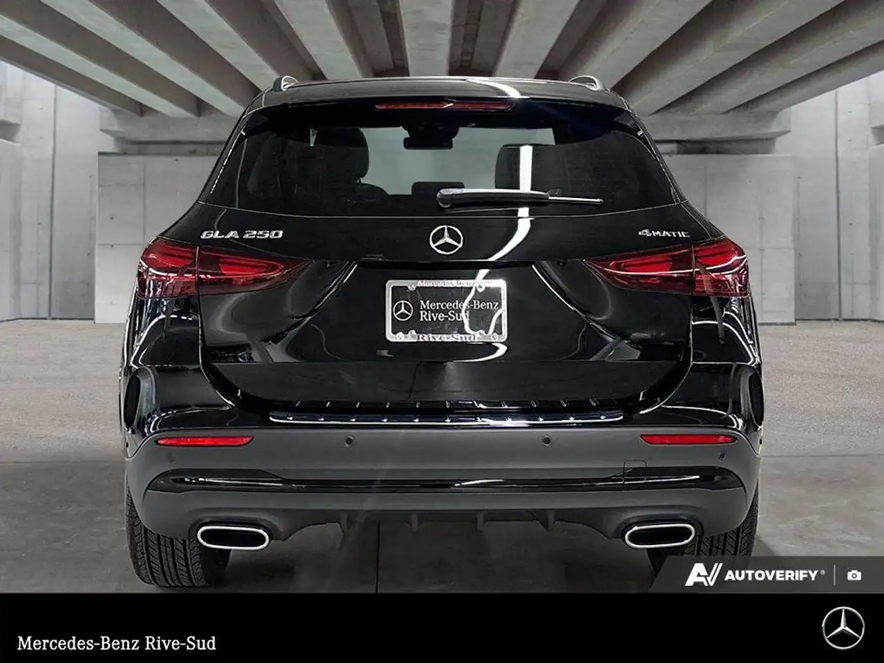 Mercedes-Benz GLA снимка Mercedes-Benz GLA