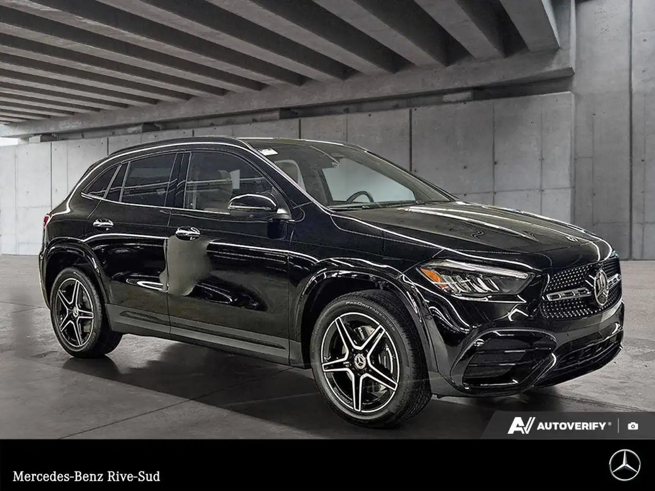 Mercedes-Benz GLA снимка Mercedes-Benz GLA