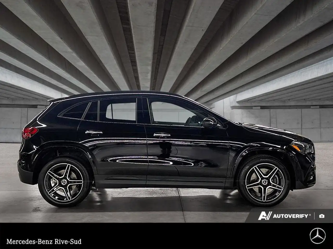 Mercedes-Benz GLA снимка Mercedes-Benz GLA