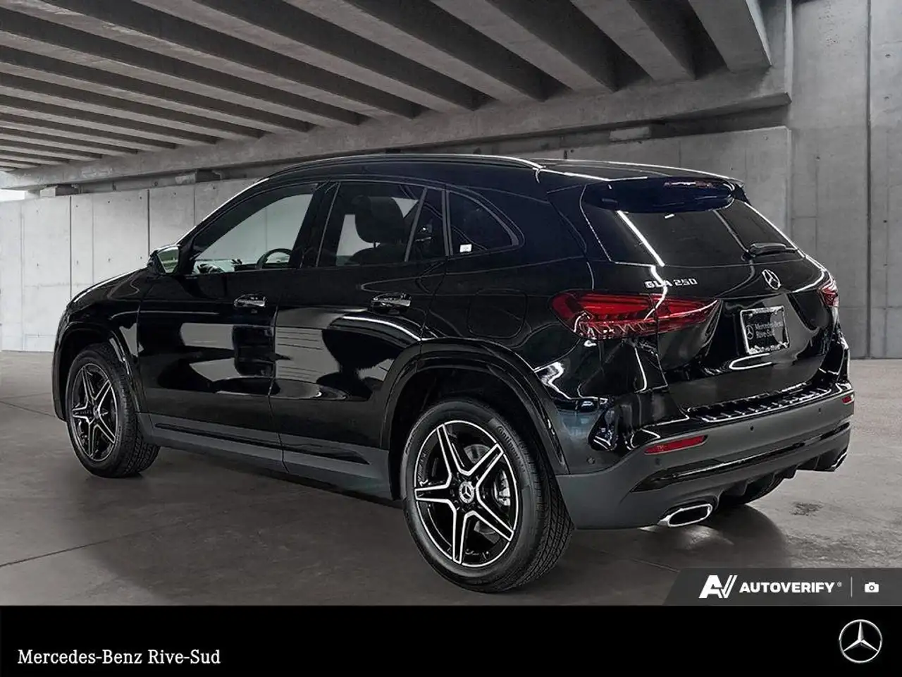 Mercedes-Benz GLA снимка Mercedes-Benz GLA