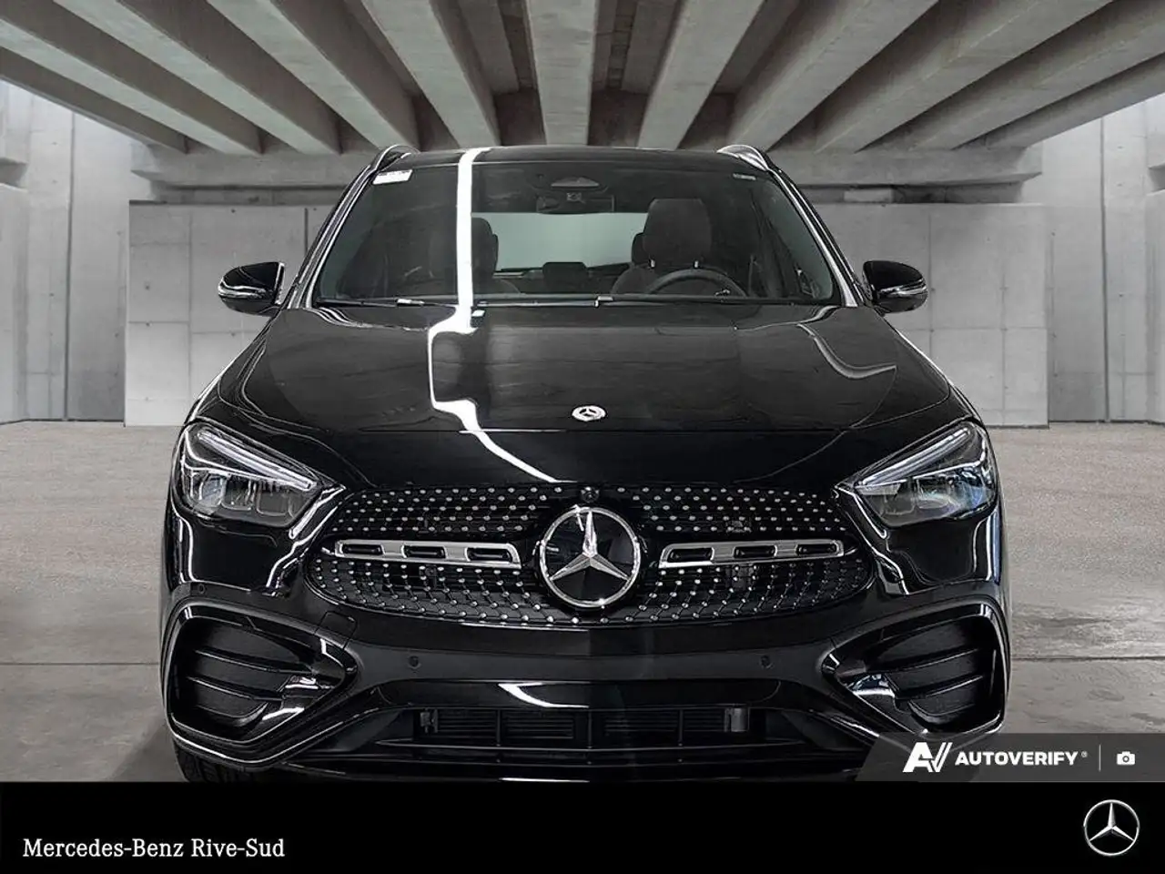 Mercedes-Benz GLA снимка Mercedes-Benz GLA