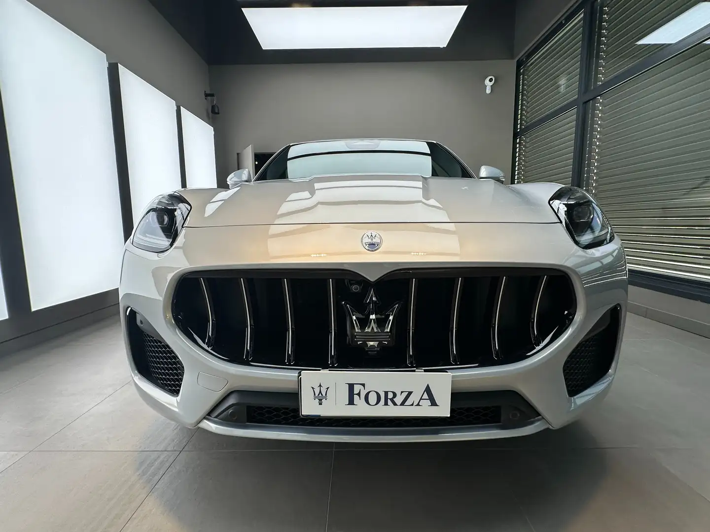 Maserati Grecale Grecale 2.0 mhev GT 300cv auto Pack Nerissimo Bianco - 2