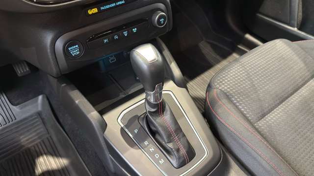 Ford Focus — photo 18
