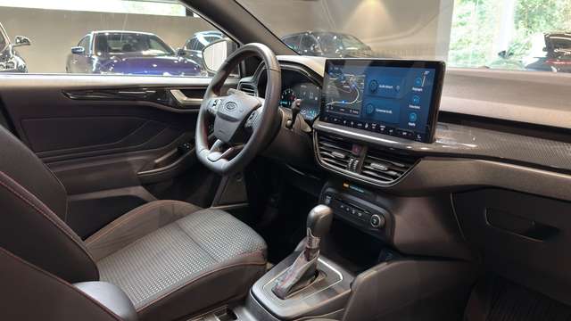 Ford Focus — photo 14