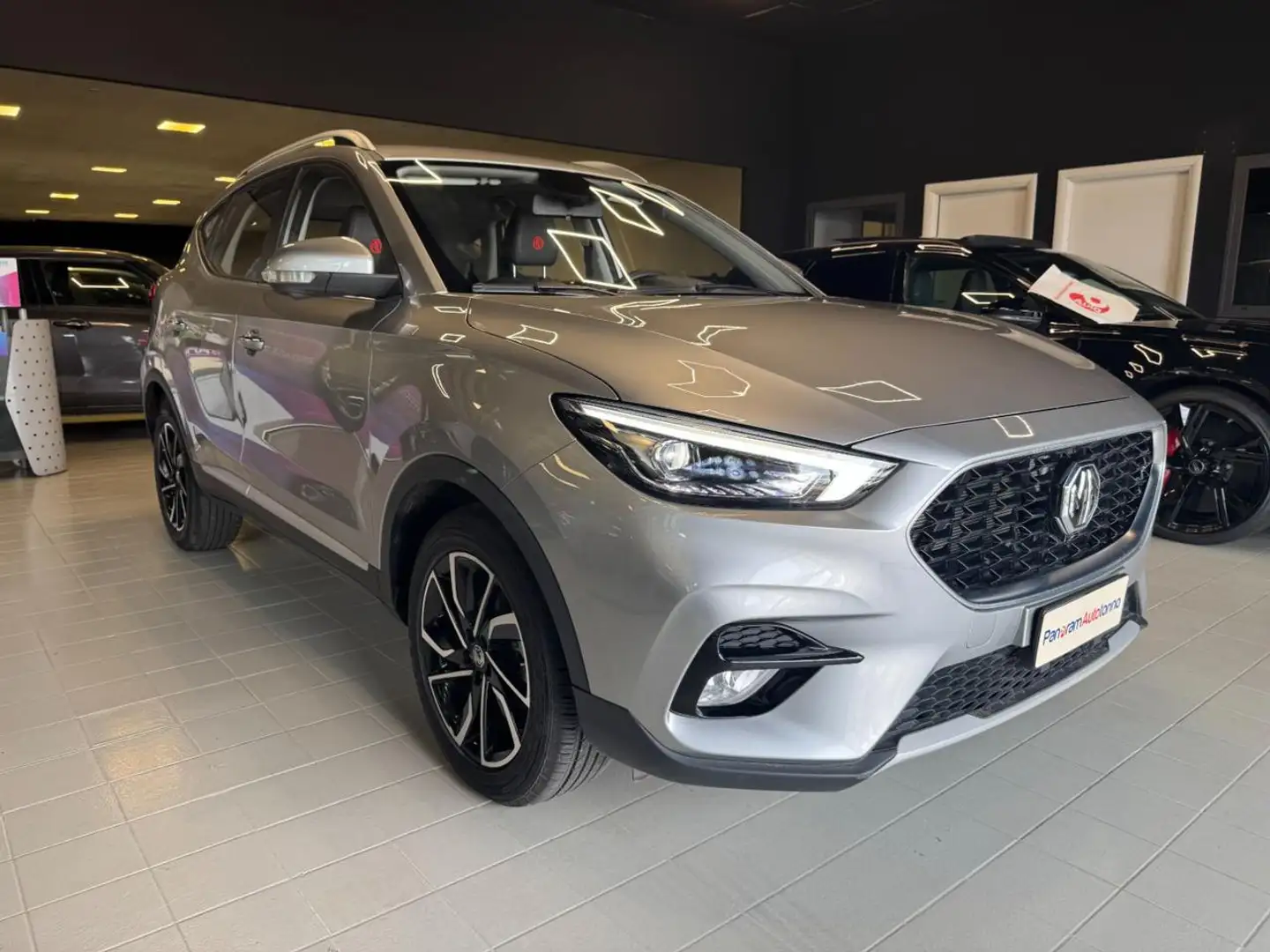 MG ZS 1.5 VTi-tech Luxury PRONTA CONSEGNA (Vari Colori) Grijs - 1