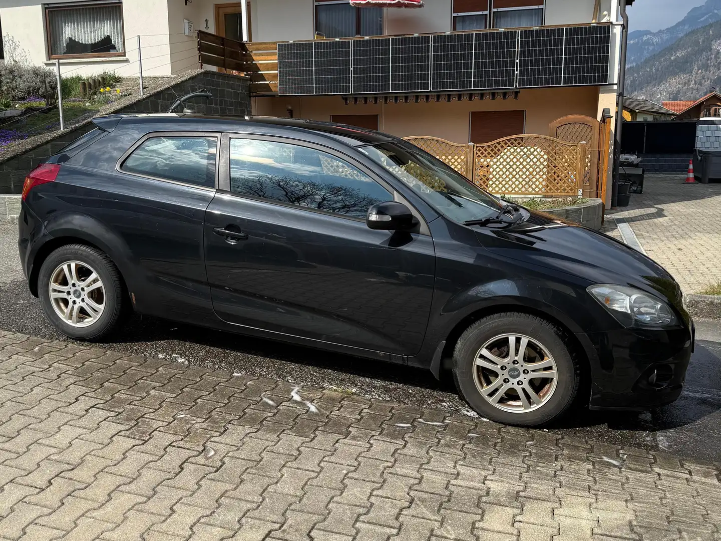 Kia ProCeed / pro_cee'd pro cee'd 2,0 CRDi xR DPF xR Schwarz - 2