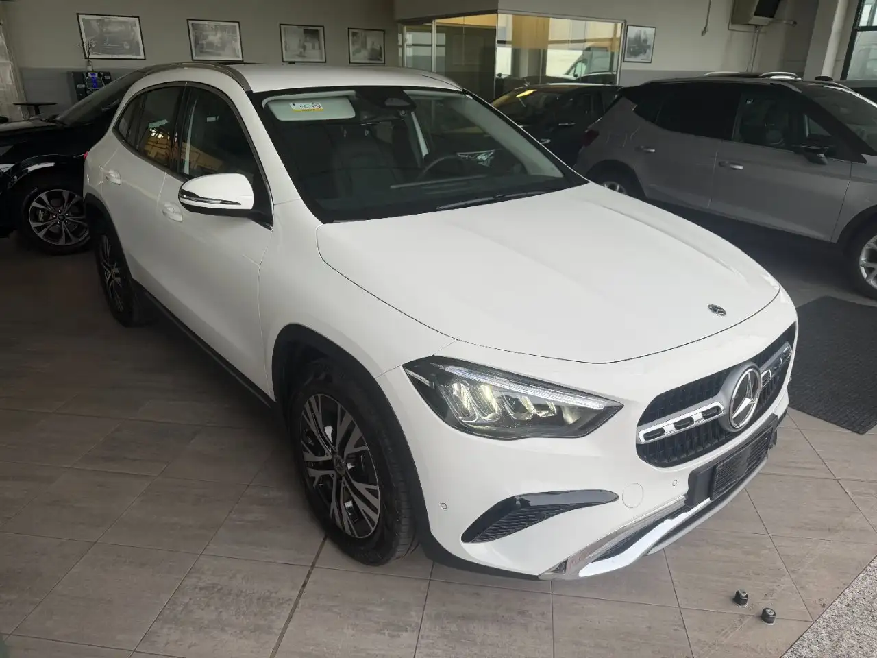 Mercedes-Benz GLA 180