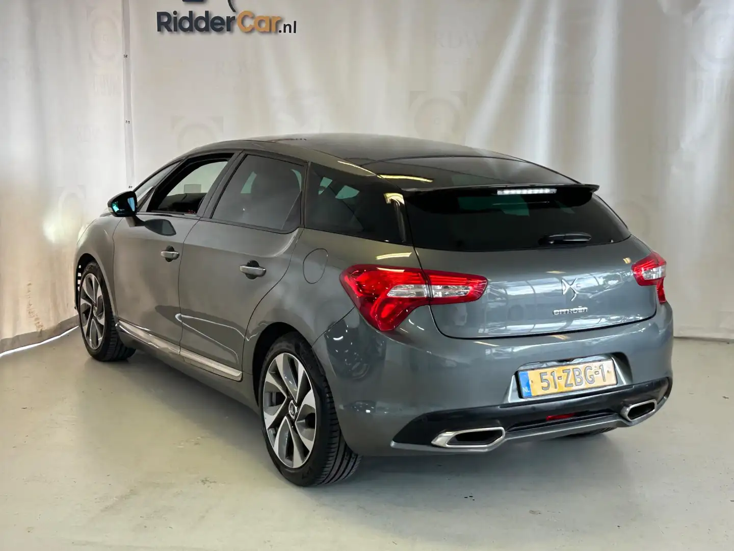 Citroen DS5 1.6 THP So Chic|AUTOMAAT|2E EIG|NAP|PARK SENS|STOE Grijs - 2
