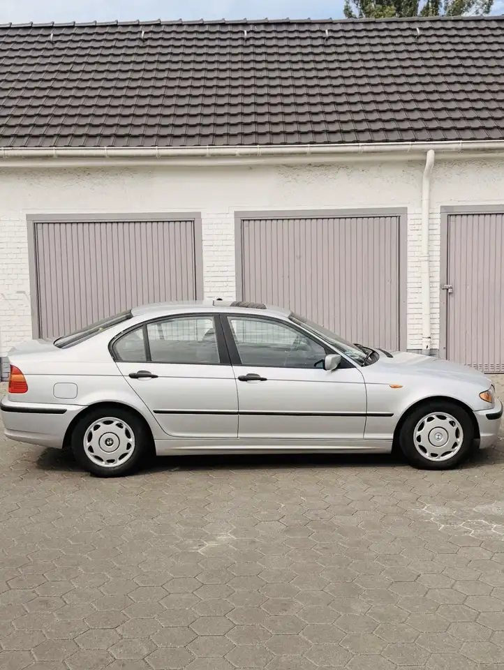 BMW 320i, foto 3