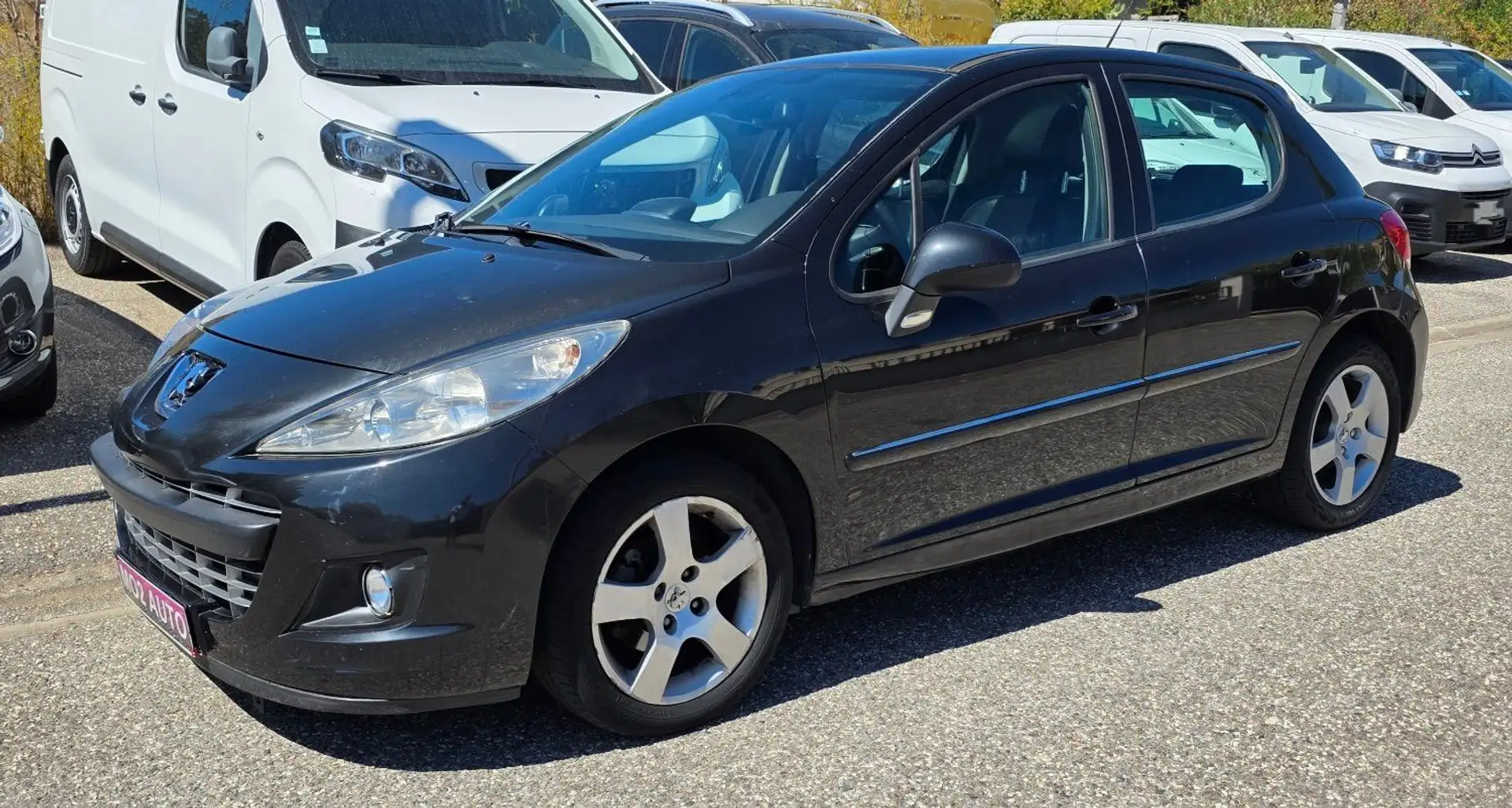 Peugeot 207 1.6 HDI 90CH ALLURE 2011 CUIR GPS PANO REG Schwarz - 1