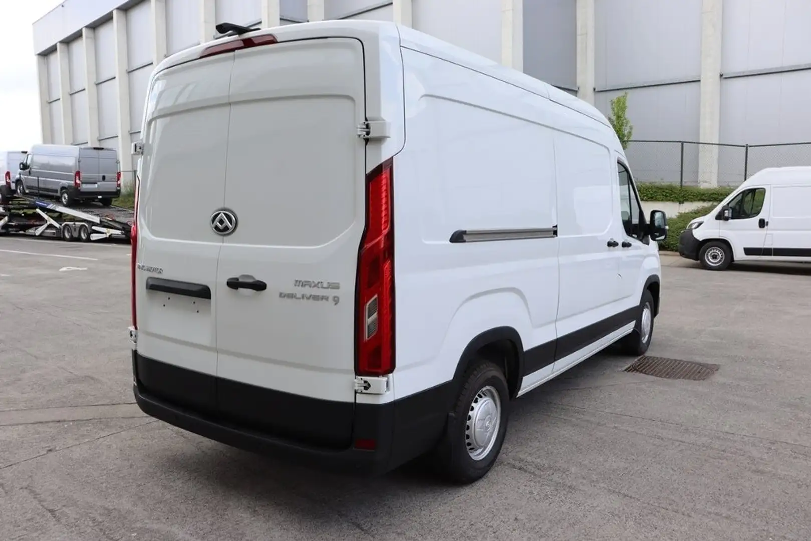 Maxus Deliver 9  2.0 Diesel L3H2 3,5t Komfort*Klima*Appl Weiß - 2