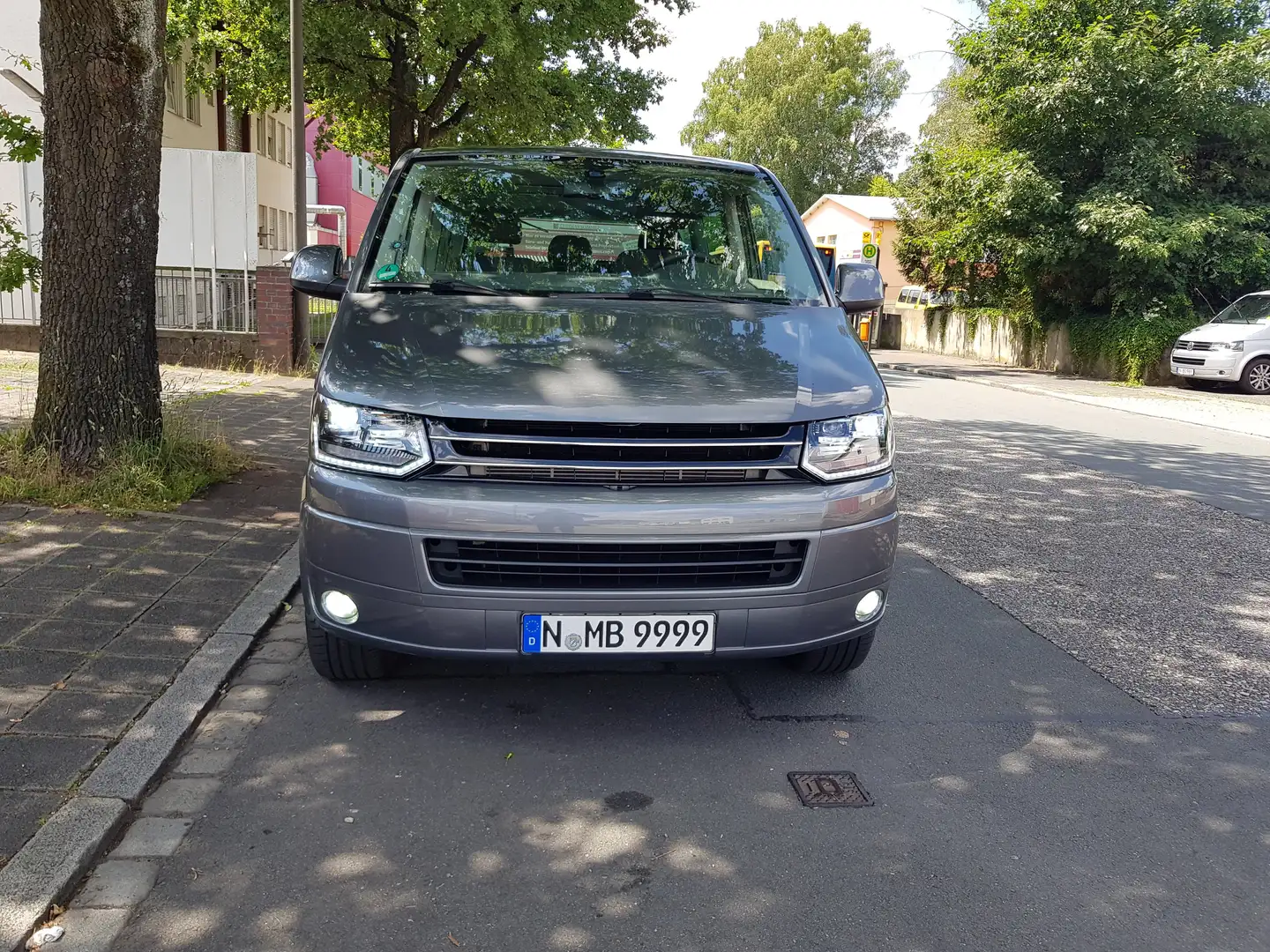 Volkswagen T5 Caravelle Caravelle Kurz Trendline Gris - 1