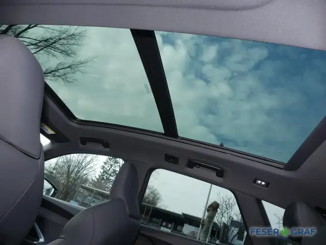 Audi Q5 view 7