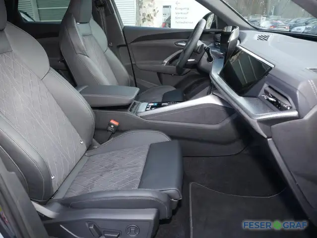 Audi Q5 view 5