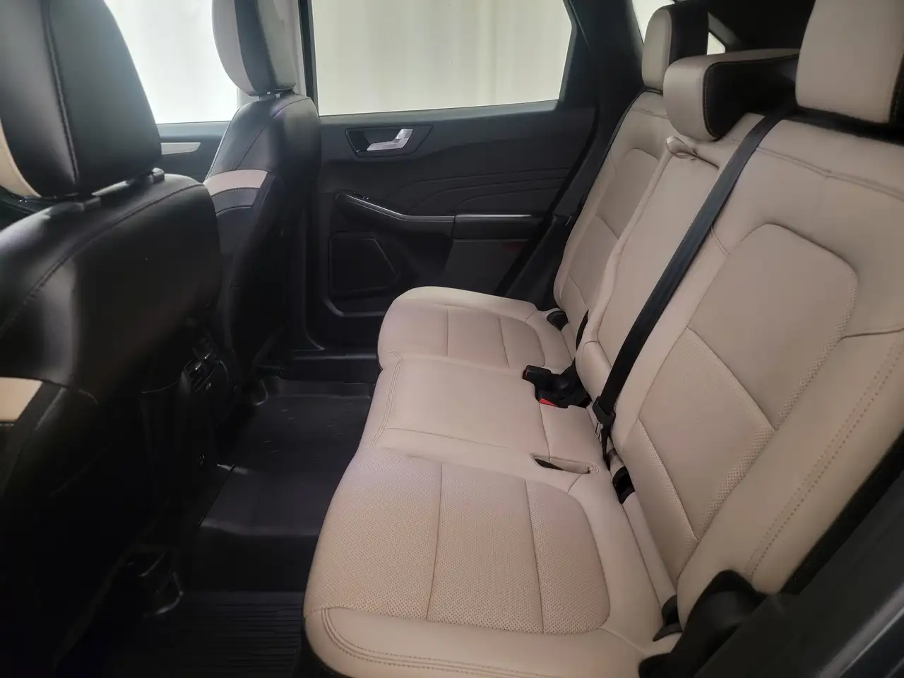 Ford Escape снимка Ford Escape