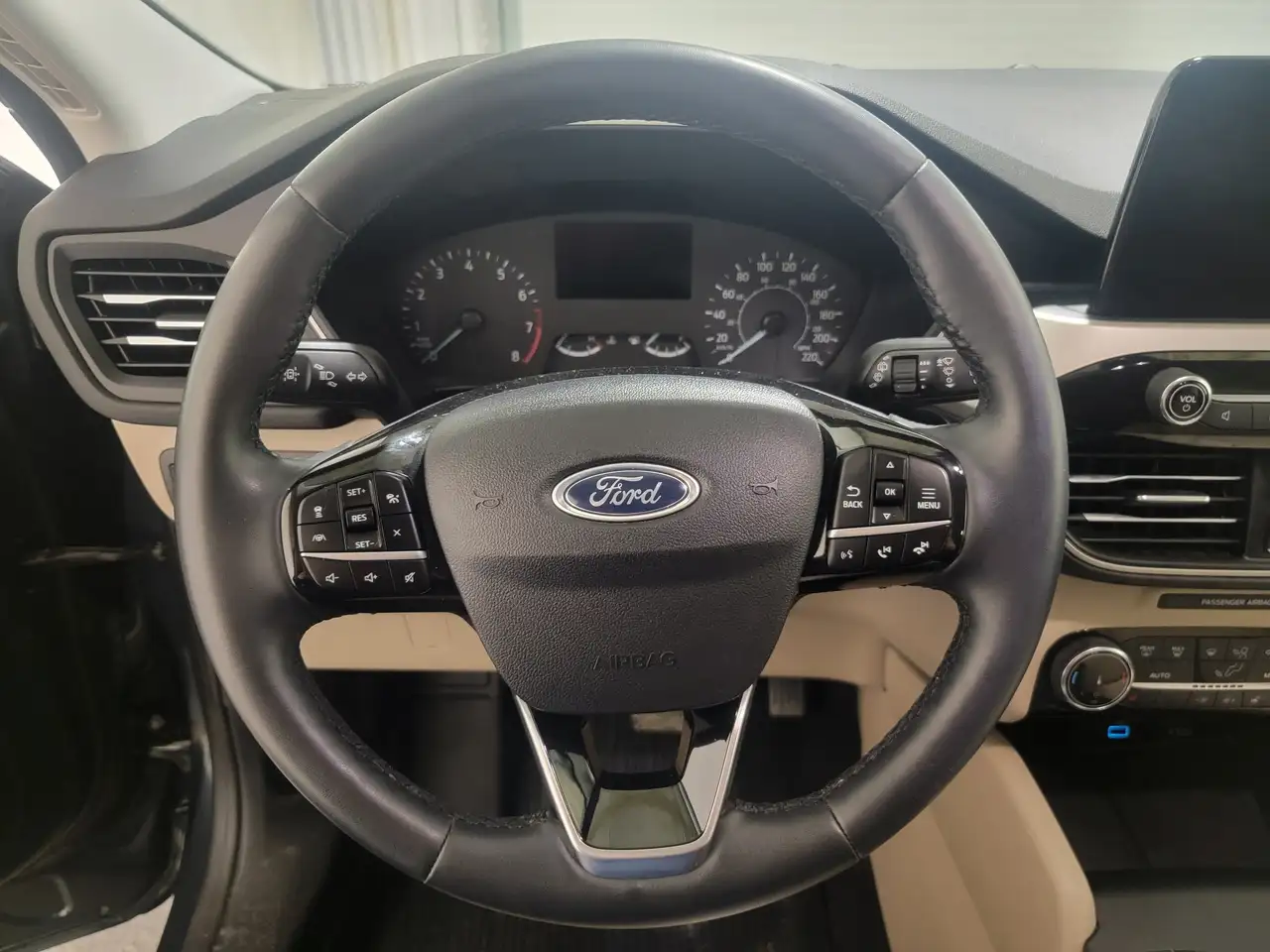 Ford Escape снимка Ford Escape
