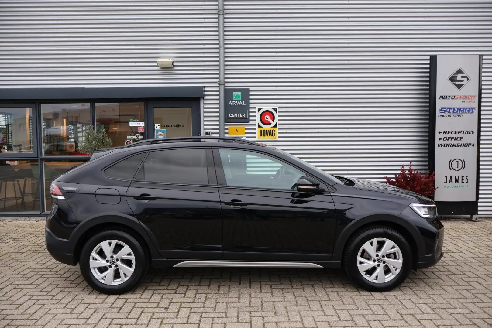 Volkswagen Taigo 1.0 TSI Life 1e Eigenaar | Volledig Onderh | NL-Au Schwarz - 2