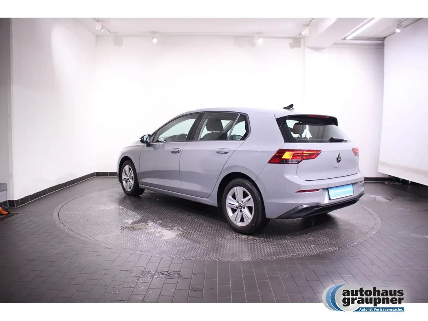 Volkswagen Golf VIII 1.5 TSI Life KAMERA NAVI AHK LED Grau - 2