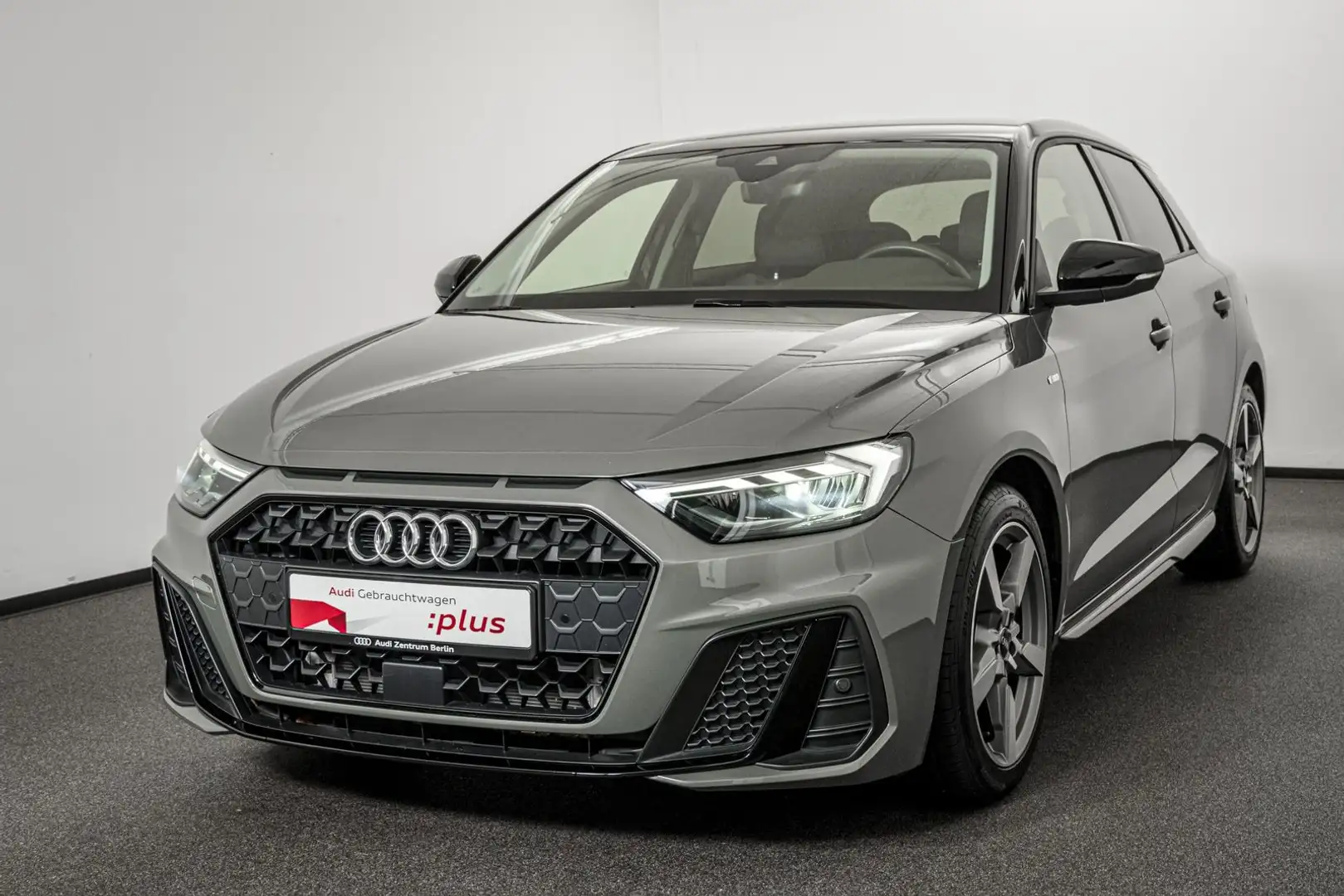 Audi A1 S line 30 TFSI S tr. PDC VIRTUAL LE Szary - 2
