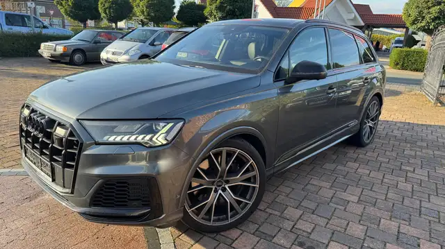 Audi SQ7 4.0 TDI quattro B&O Softcl. NACHTSICHT,LASER,360°,HUDAHK Pano Raute Standheizung Carbon