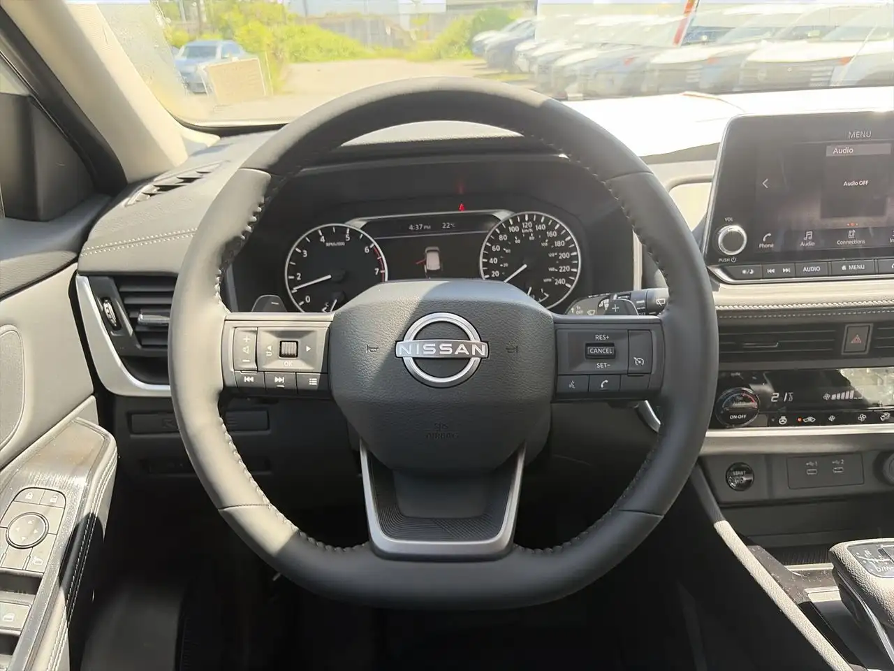 Nissan Rogue снимка Nissan Rogue